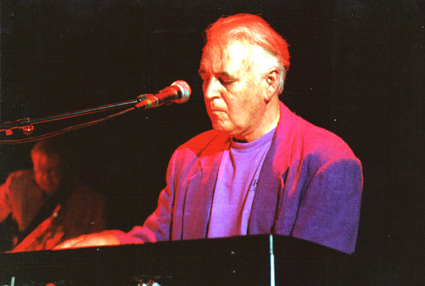 98bwb-33AGB.jpg (80166 octets)