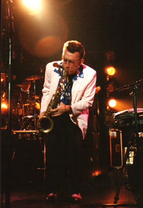98bwc-20sax.jpg (88442 octets)